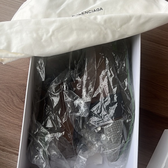 Authentic Balenciaga Race Runner sneakers size 8 - Picture 7 of 8